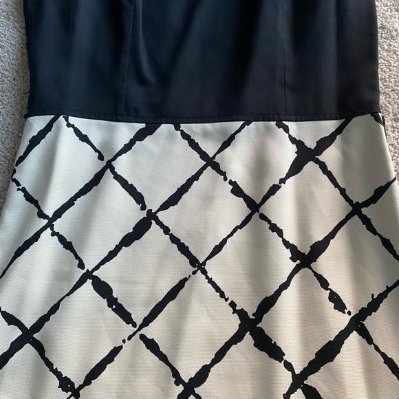 Cream and black dress. - Picture 3 of 6